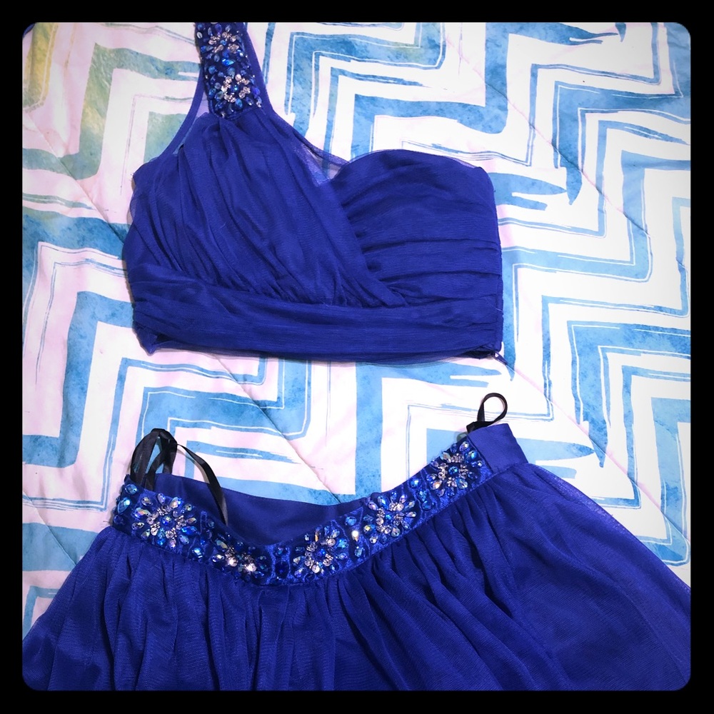 Dress for homecoming, prom or mid winter.